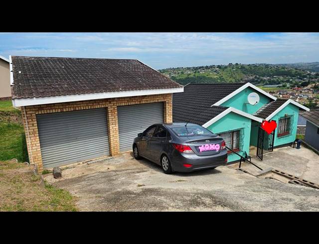 5 BEDROOM HOUSE FOR SALE IN UMLAZI BB